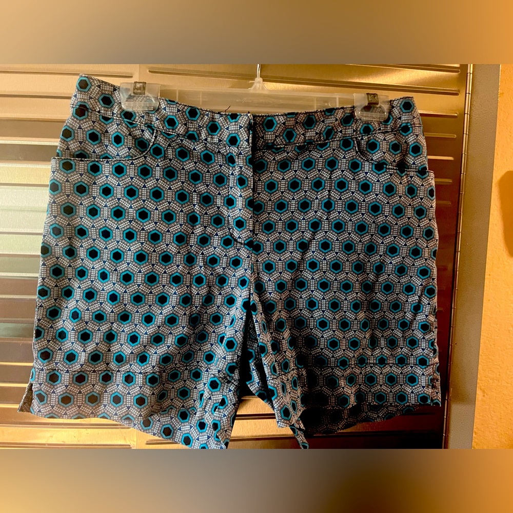 Geometric Patterned Shorts Ellen Tracy size 10 blue black